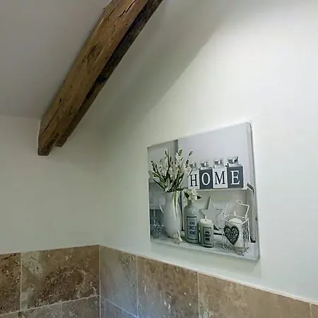 D'hotes Le Plassalou Bed & Breakfast