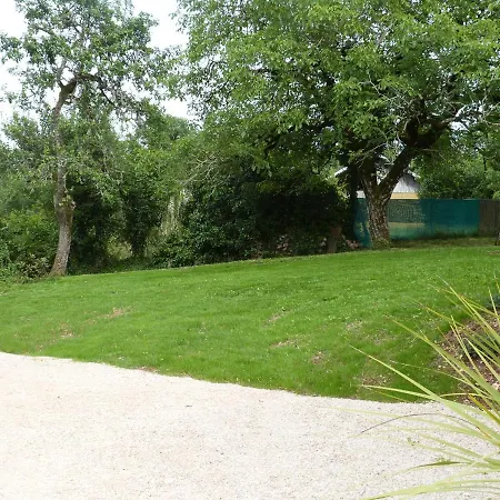 D'hotes Le Plassalou Bed & Breakfast